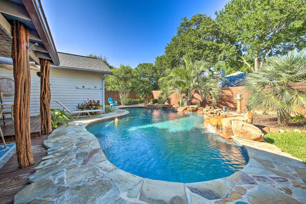 Peaceful San Antonio Oasis With Private Pool And Grill Villa Екстериор снимка